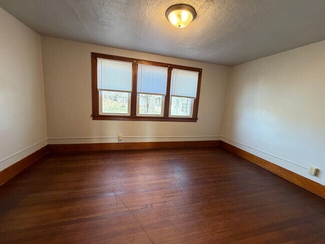 Building Photo - PRICE REDUCED! 3 Bedroom, 2 Bathroom House Located in Stanton near downtown and High School!