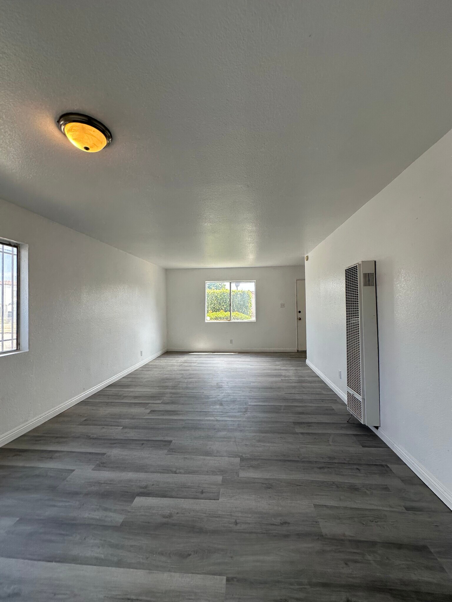Living room - 1503 W 85th St