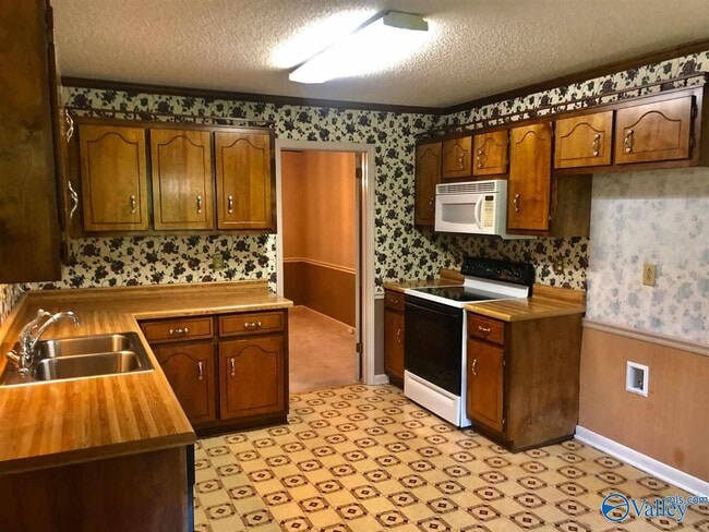 Building Photo - 113 Gaylor Dr