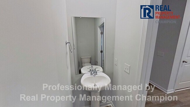 Building Photo - 1095 Hanson Dr