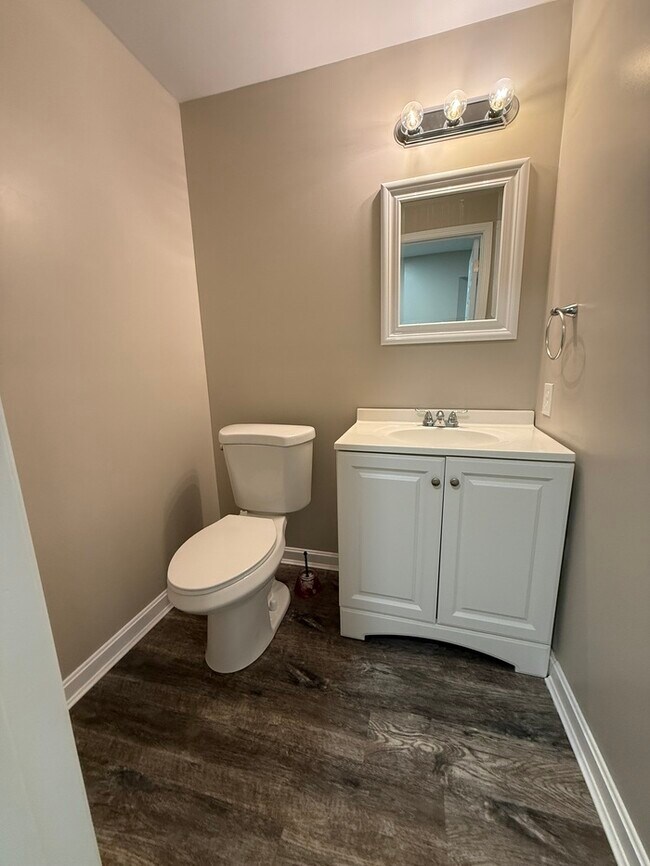 Building Photo - Single Family Home