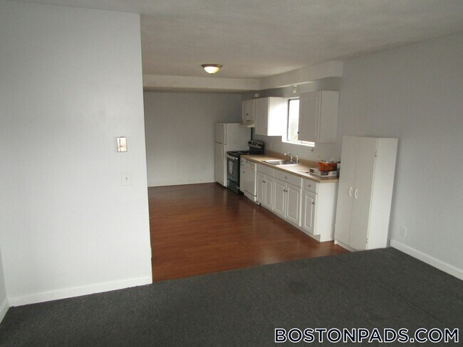 Building Photo - 1247 Commonwealth Ave