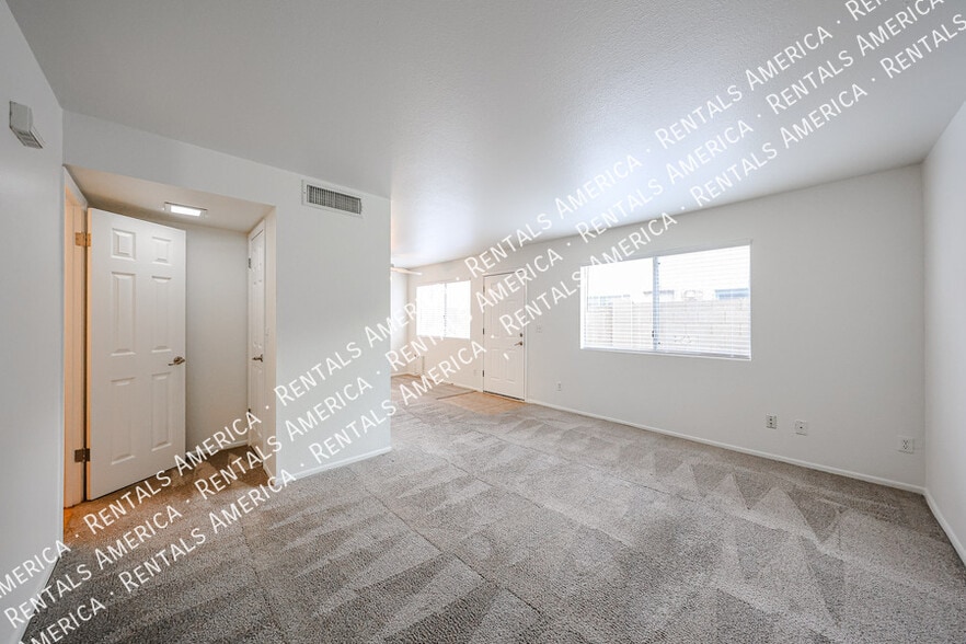 Building Photo - 8548 E Belleview St