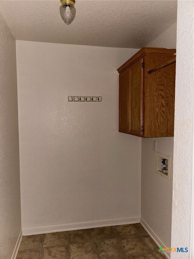 Building Photo - 3312 Cantabrian Dr