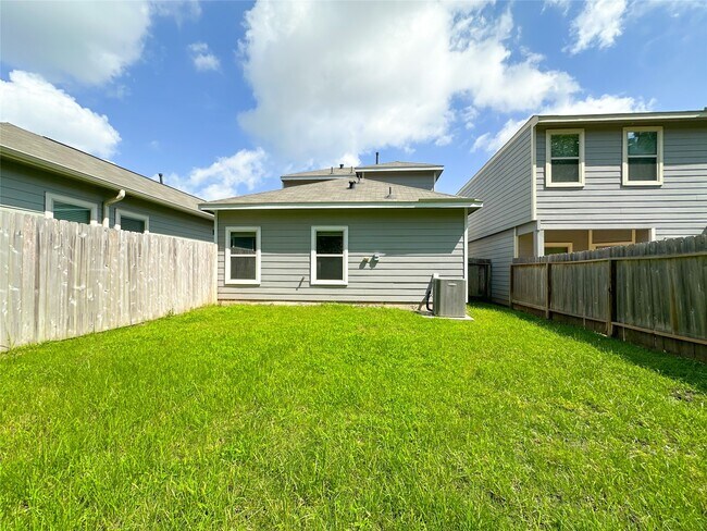 Building Photo - 125 Camelot Pl Ct