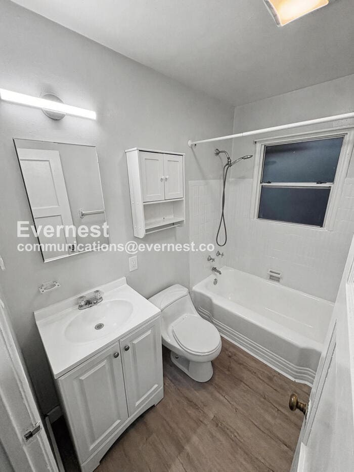 Building Photo - 6618 Laird Ave