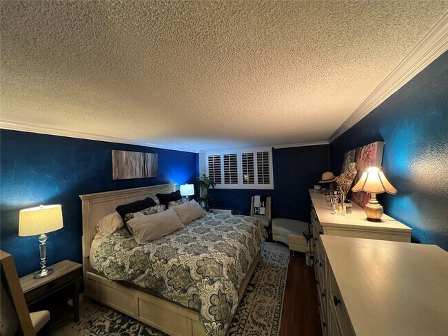 Building Photo - 3883 Turtle Creek Blvd