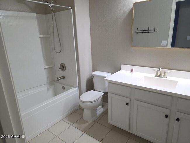 Building Photo - 21371 W Monte Vista Rd