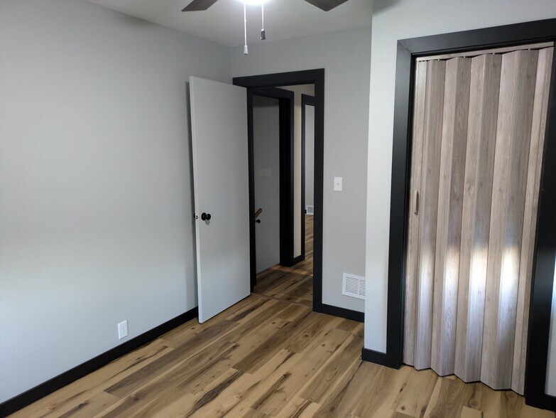 Bedroom 2 - 2222 Diagonal Rd