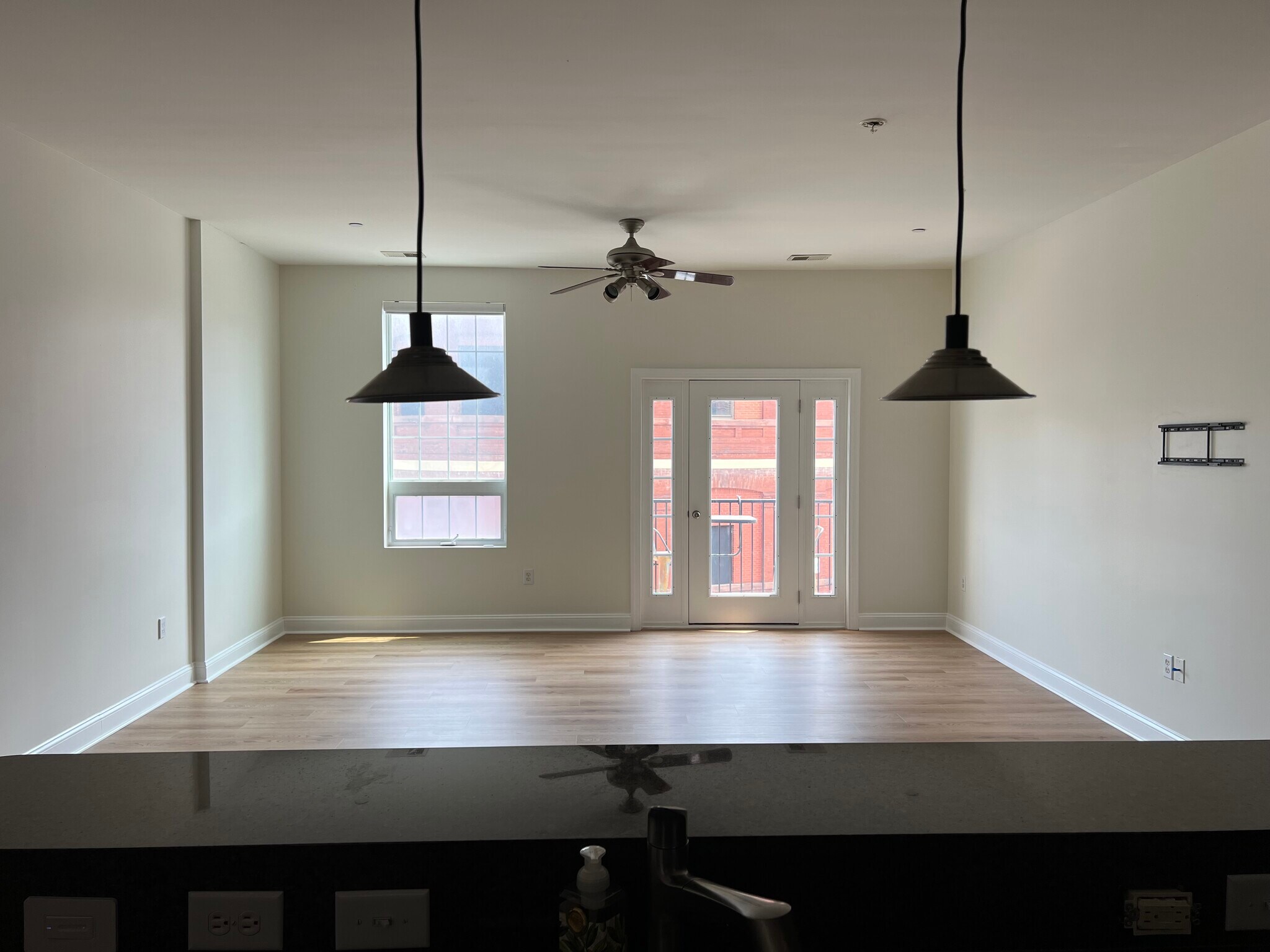Building Photo - 360 S Elm St