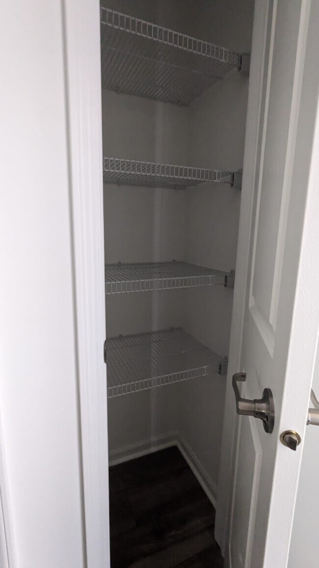 Building Photo - 12383 Tinsley St