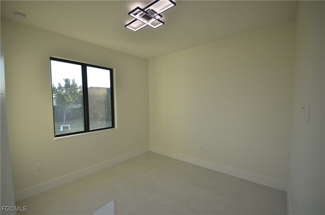 Building Photo - 2416 Diplomat Pkwy W