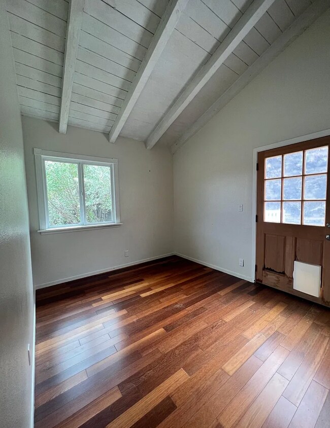 Building Photo - Beautiful 3BD/2BA Hawaii Kai Home | 2-Car Garage | Mountainside Setting