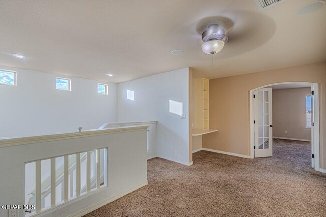 Building Photo - 2058 Bluff Creek St