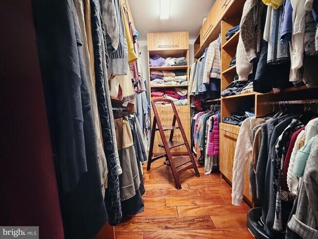 Building Photo - 1317 Mettler Rd