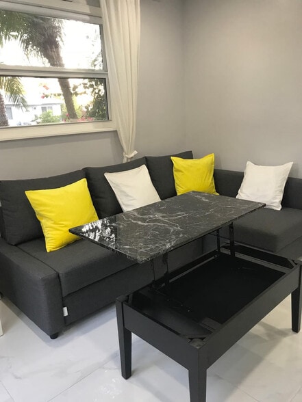 Building Photo - 15061 SW 89th Ct