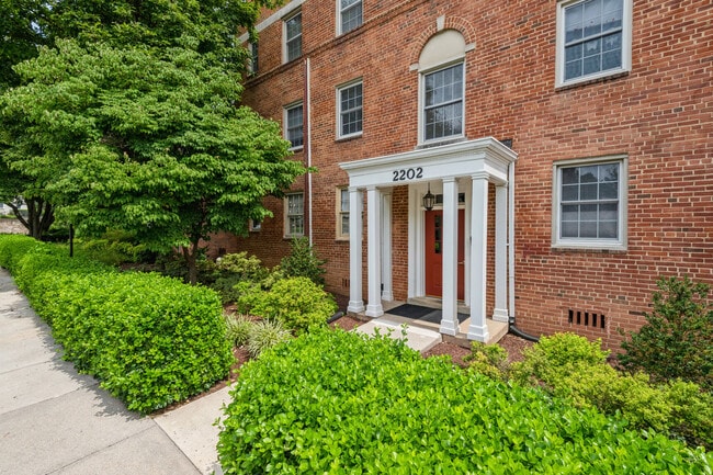 Building Photo - 2202 Washington Ave