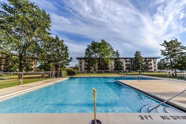 Building Photo - 2226 S Goebbert Rd