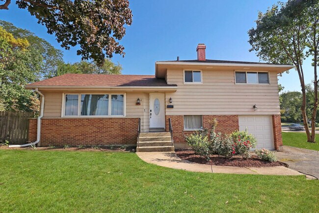 Building Photo - 207 N Beverly St