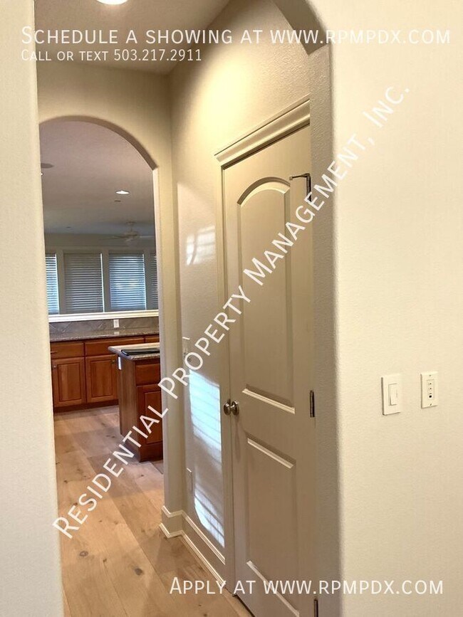 Building Photo - 18278 SW Santoro Dr