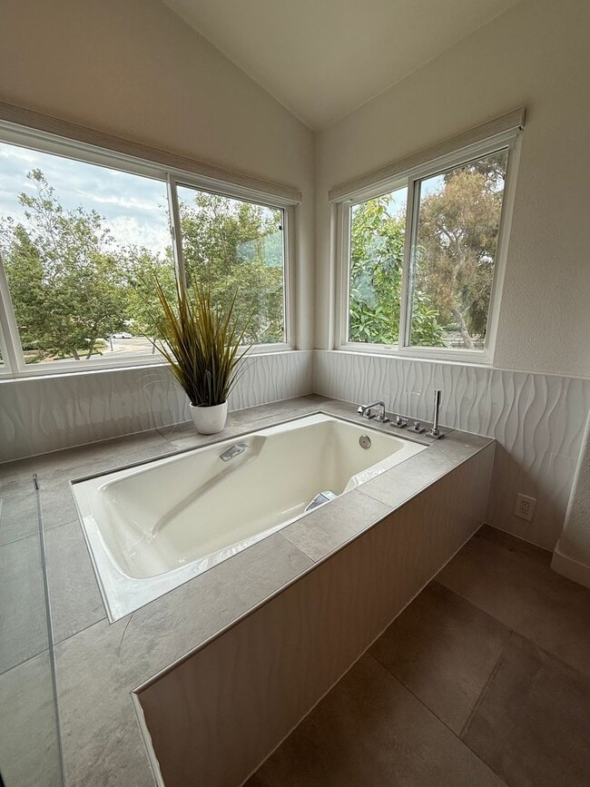 Building Photo - Gorgeous Orange Oasis Home-Available Now!