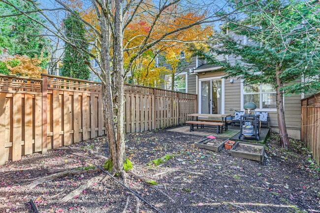 Building Photo - 2817 NW Kennedy Ct