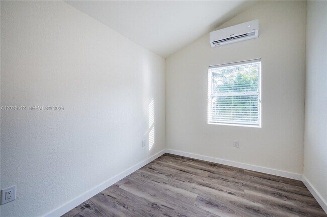 Building Photo - 4504 Oakley St