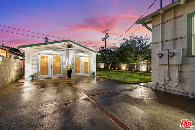 Building Photo - 612 Romulo St