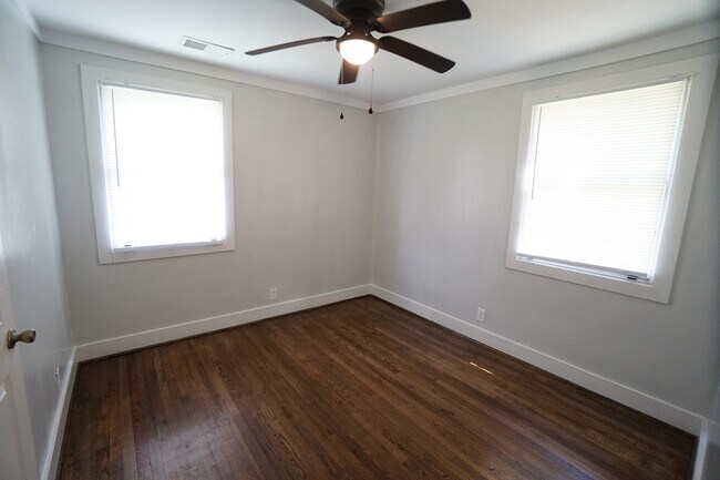 Building Photo - 3909 39th Ct N