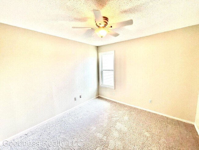 Building Photo - 2 br, 2.5 bath House - 8811 Schick Road C
