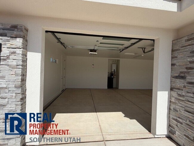 Building Photo - Brand New Home near Sand Hollow