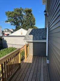 Building Photo - 15 Sybaris St