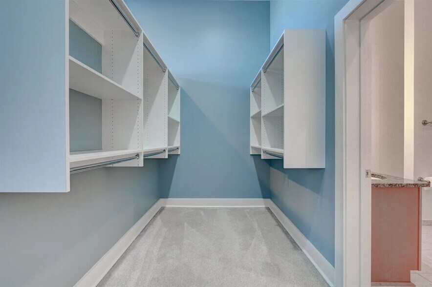 Building Photo - 435 S Front St