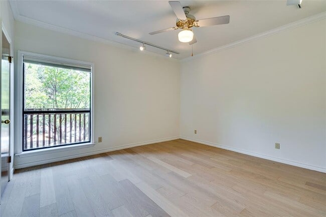 Building Photo - 1406 Windsor Rd