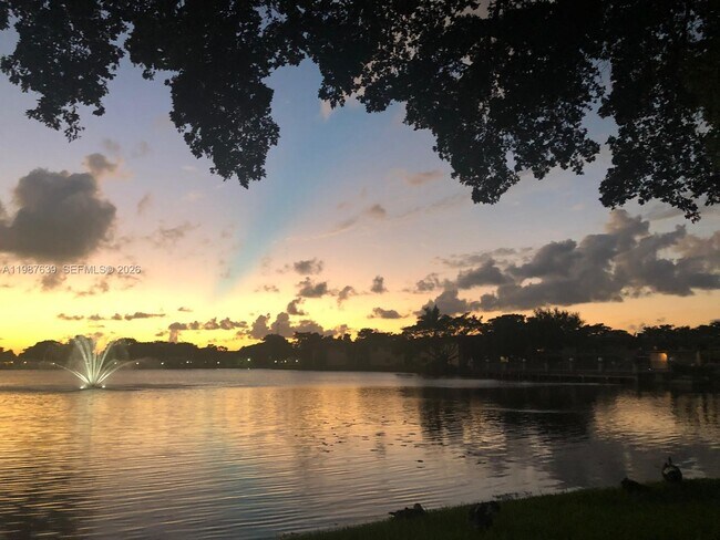 Building Photo - 516 Briarwood Cir