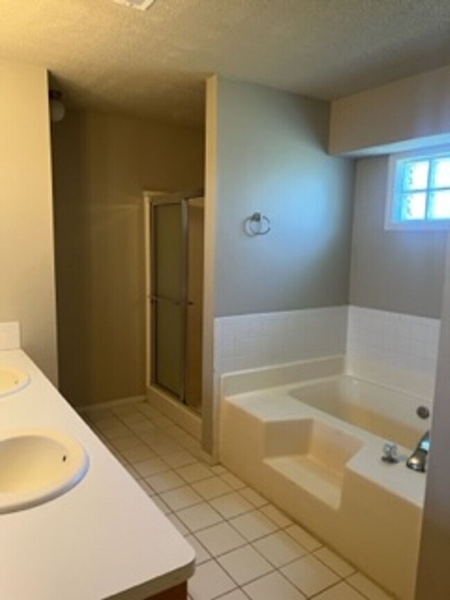 Building Photo - 5713 Remington Way