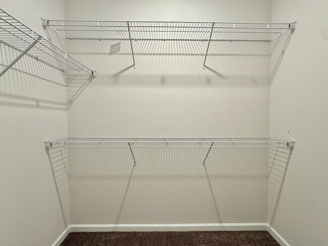 Building Photo - AVAILABLE NOW! (Pet Friendly)