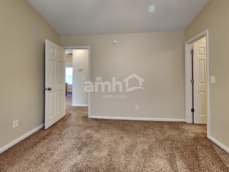 Building Photo - 228 Eagle Ridge Rd