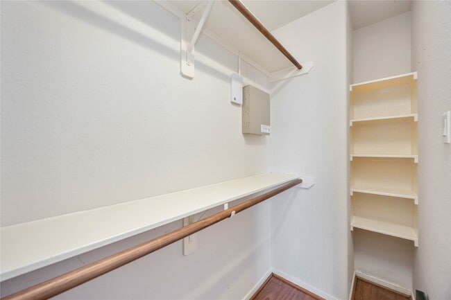 Building Photo - 3008 Clearview Cir