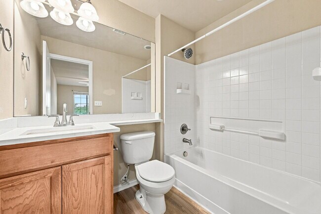 Building Photo - 15830 Abbeylara Ln
