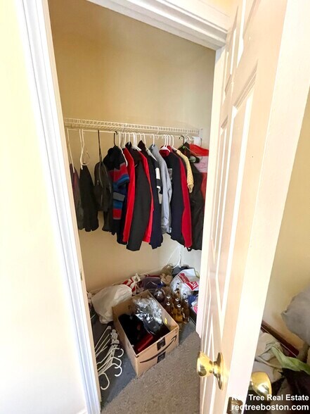 Building Photo - 24 Lawn St