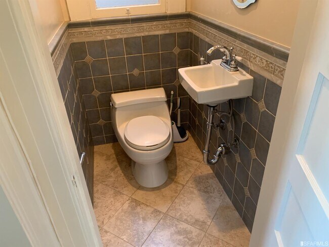 Building Photo - 238 8th Ave