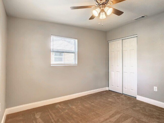 Building Photo - JUST REDUCED!!  Completely upgraded 3/1 1196 Sq. Ft. with recently renovated bathroom and kitchen...