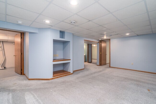 Building Photo - Beautiful Single Family Home