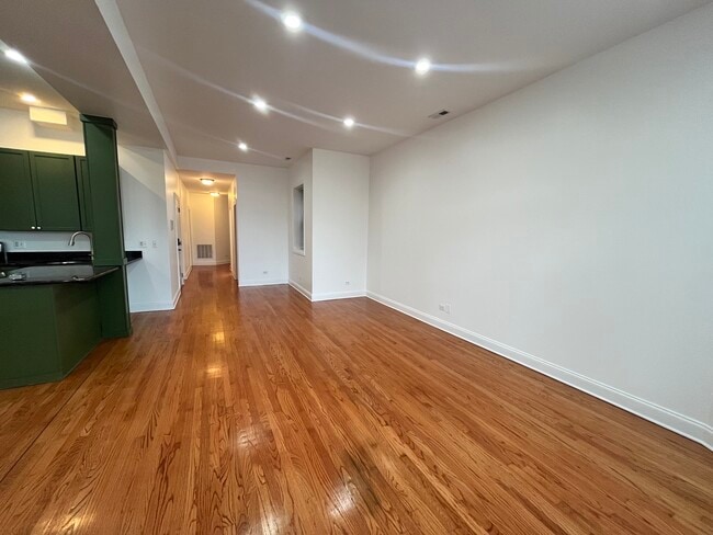 Building Photo - 5172 S Michigan Ave