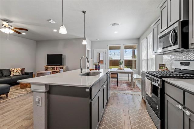 Building Photo - 709 Castlebar Ct