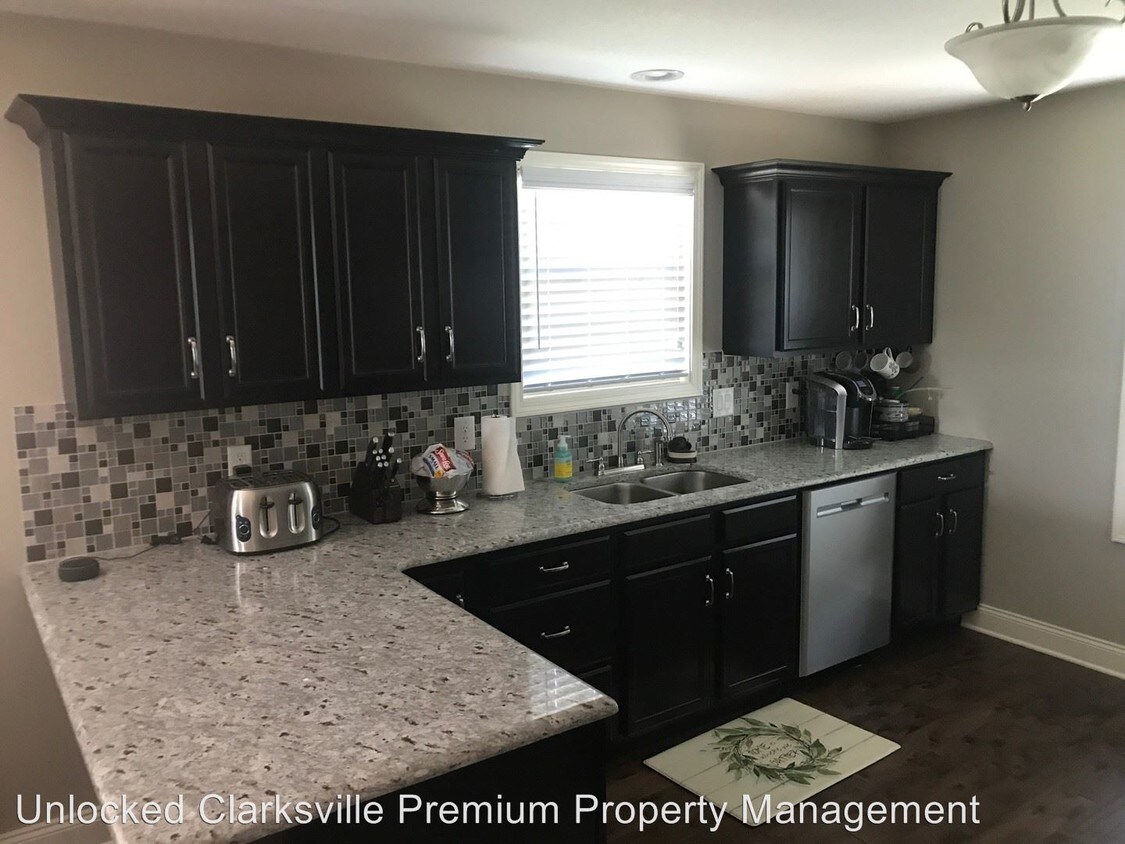 4 Br 3 Bath House 1472 Brew Moss Drive Clarksville Tn