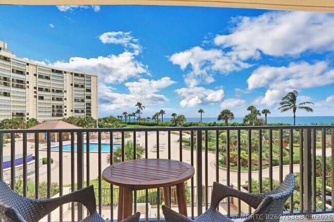 Building Photo - 300 Ocean Trail Way