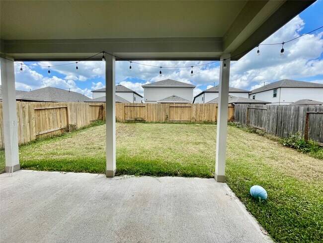 Building Photo - 1055 Bluebonnet Trl