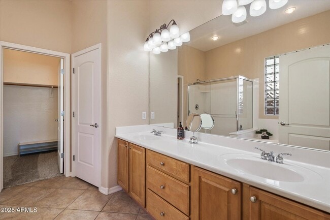Building Photo - 743 E Torrey Pines Pl